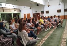 El grup docent de l’escola Monserrat visita la Comunitat Musulmana de Terrassa.
